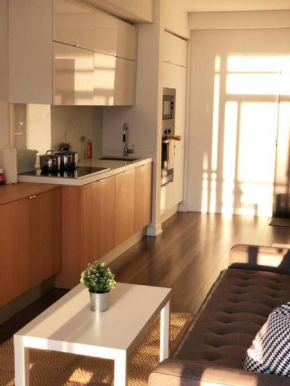 Luxurious Condo Near CN Tower with FREE Parking